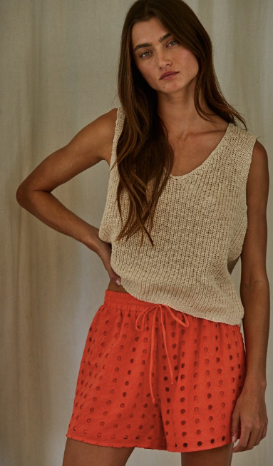 Allende Vest Top
